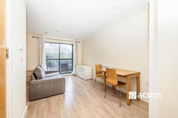 Studio to rent - Photo 1