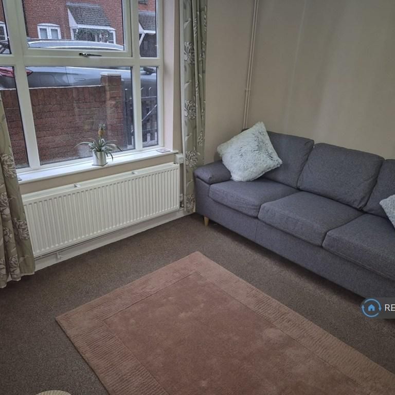 3 bedroom end of terrace house to rent - Photo 1
