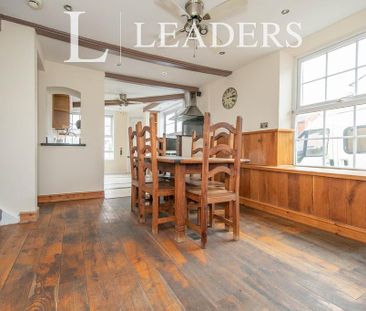 1 bedroom in a house share to rent - Photo 2