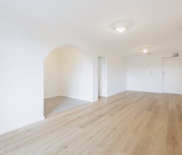 Spacious inner-north living in an unbeatable Carlton North location - Photo 2
