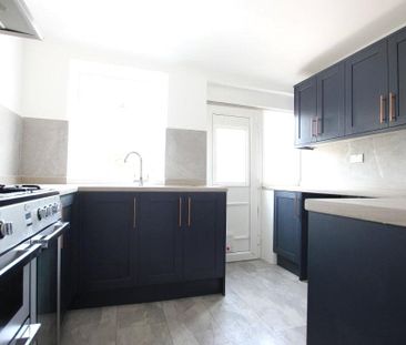 3 bedroom semi-detached house to rent - Photo 6