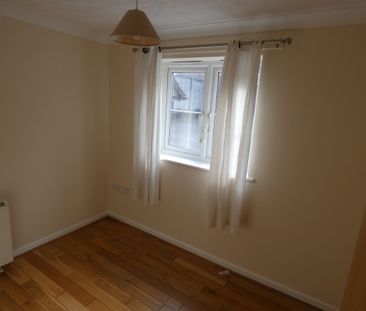 2 bed Apartment - To Let - Photo 3