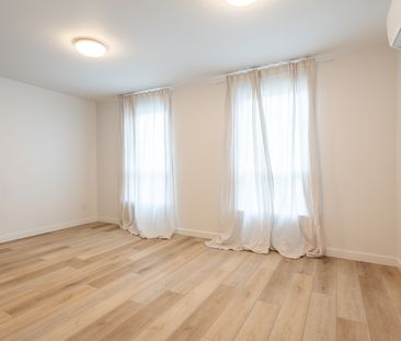 $1,899 / 3 br / 1 ba / 41 Burlington St E unit 1 - Photo 6