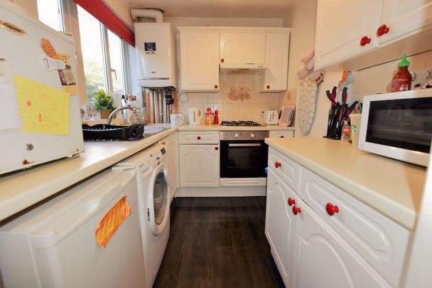 2 bedroom Flat in The Village Street, Leeds - Photo 1