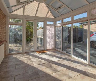 3 bedroom link detached house to rent - Photo 3