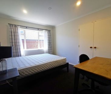 4 Bedrooms in great location - Photo 6