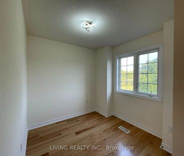 Condo Townhouse For Lease | N9255946 - Photo 5