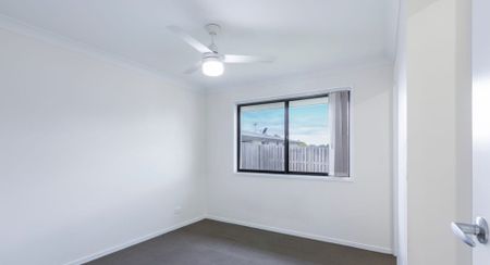 1 BEDROOM HOME WITH LARGE FULLY FENCED YARD - Photo 3