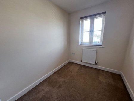 3 bedroom semi-detached house to rent - Photo 3