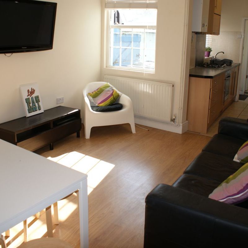 12 Station Street - 2 brand new bathroomsLoughborough - Photo 1