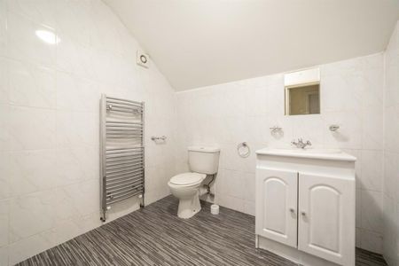 6 bed maisonette to rent in Kelvin Grove, Newcastle Upon Tyne, NE2 - Photo 4