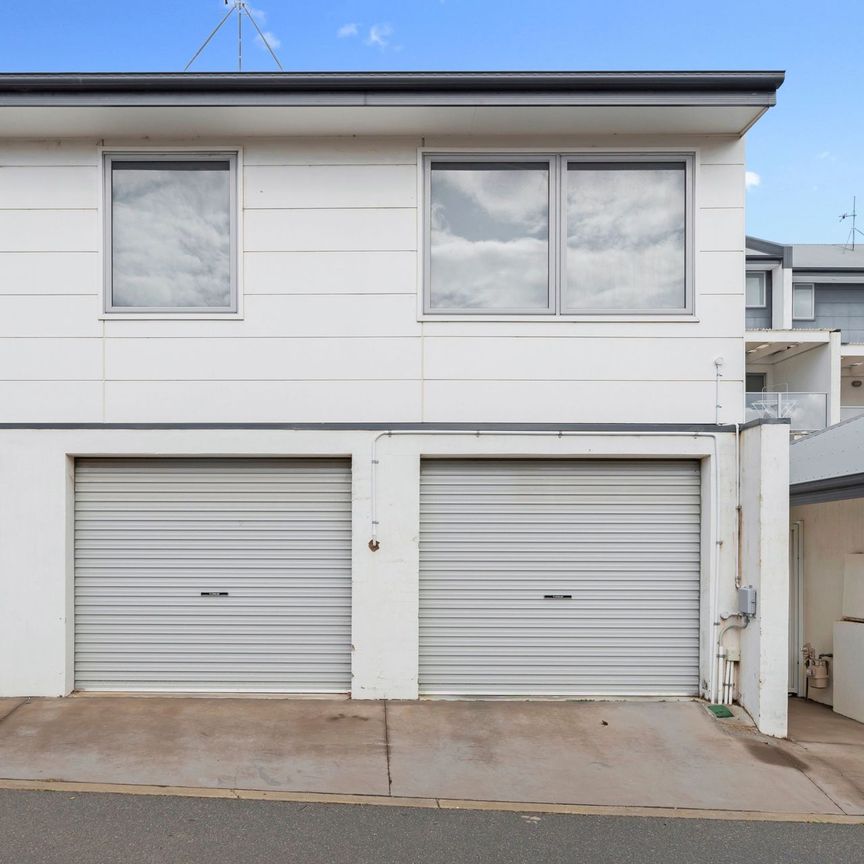 Your Dream Home Awaits – Expansive 5-Bedroom Home in Gungahlin - Photo 1