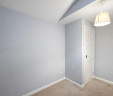 4 bedroom semi-detached house to rent - Photo 4