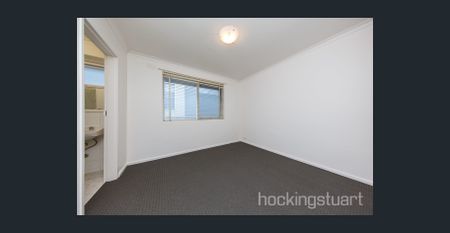 Neat as a pin, ready to enjoy! - Photo 5