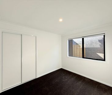 Brand New Family Living in a Thriving Armstrong Creek Pocket - Photo 3