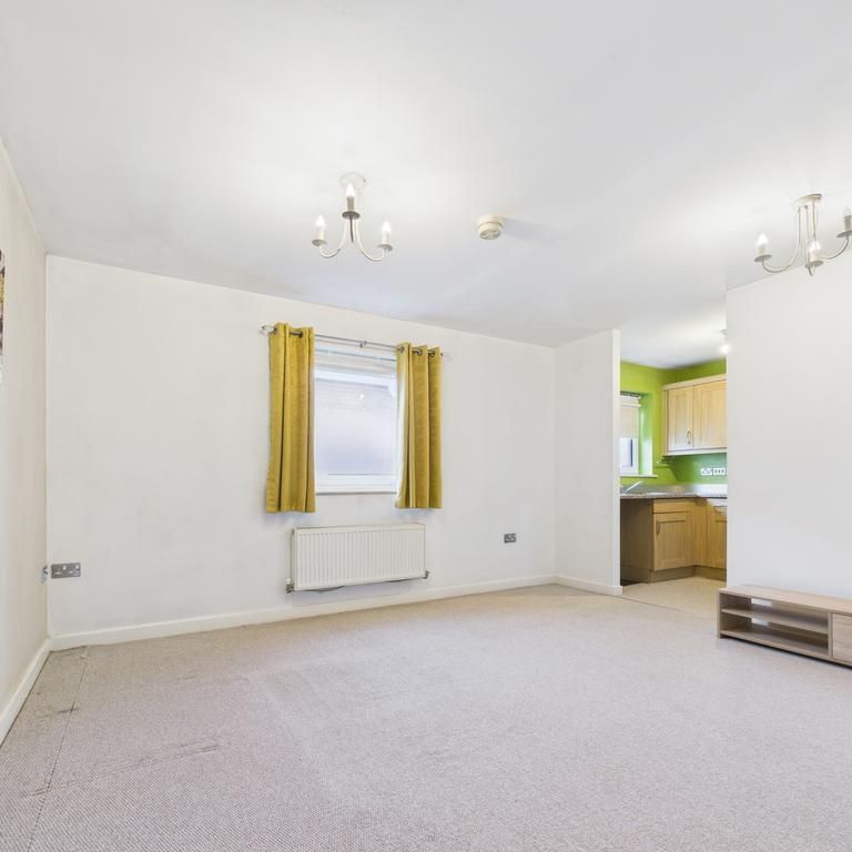 2 bedroom coach house to rent - Photo 1