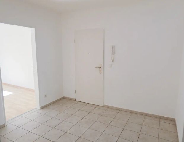 Helle 3-Zimmer-Wohnung mit Aufzug  ruhig gelegen, ideal für Paare oder kleine Familien - Photo 1