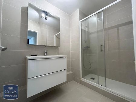 Appartement à louer 4 pièces 82.95m² - Photo 2