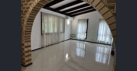 Lowset SOLID BRICK HOME - Photo 2