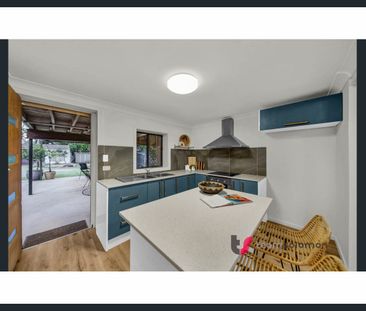 GROUND FLOOR ONLY - 2 BEDROOM TOTALLY REFRESHED! - Photo 6