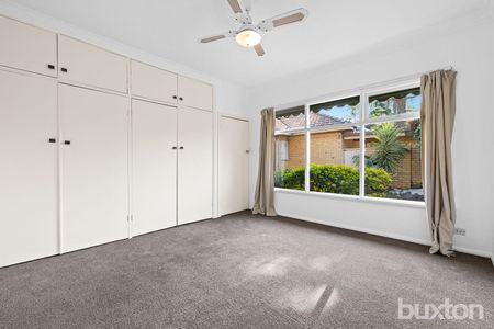 Perfectly located 3 bedroom family home - Photo 2