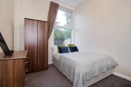 1 VICTORIA ROAD Leeds - LS6 1AS - Photo 3