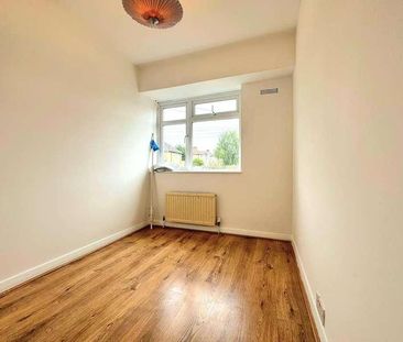 Long Elmes, Harrow, HA3 - Photo 3