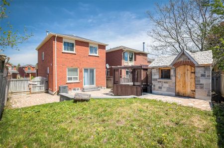 For Lease - 22 Weatherup Crescent, Barrie, Ontario - Photo 2