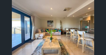 Fully Furnished Family Home - Photo 2