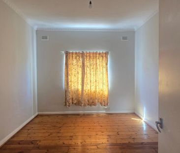 Feel Right at Home on Duthie Street! - Photo 3