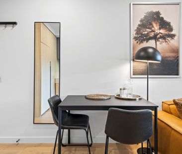 Stunning fully furnished Claremont St. apartment. - Photo 5