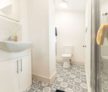 😁 Modern HMO in a great location 😁 - Photo 5
