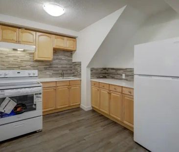 2825-B 12th Ave SE | 2825 12 Avenue Southeast, Calgary - Photo 1