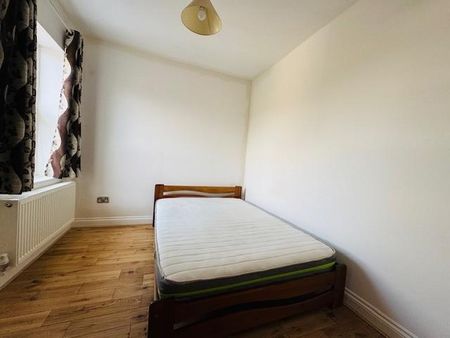 4 bedroom house to rent - Photo 2