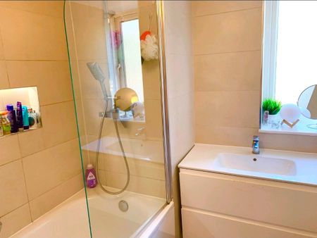 Room in a Shared Flat, Teignmouth Close, SW4 - Photo 5