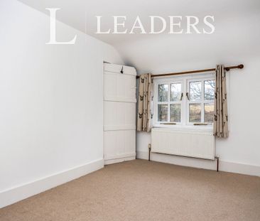 2 bedroom house to rent Guildford Lane Cottages, Guildford Lane, Gu... - Photo 2