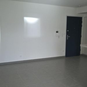 Location Appartement 2 pièces 43m² HONFLEUR 14600 - Photo 2