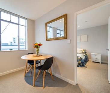 HUTT CENTRAL GEM – SUN-FILLED & SUPERBLY LOCATED! - Photo 4