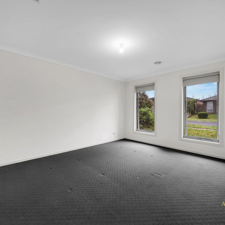 Modern Family Living in a Convenient Clyde Location - Photo 1