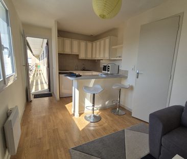 Location Appartement 1 pièce 26m² SABLE SUR SARTHE 72300 - Photo 3