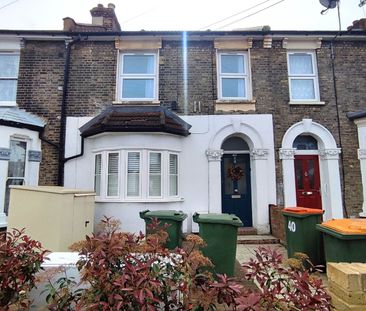 Price £1,450 pcm - Available Now - Unfurnished - Photo 1