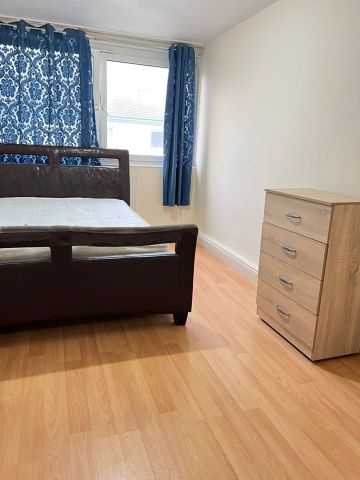 Room in a Shared House, Sandpiper Court, SE8 - Photo 3