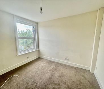 Woodstock Road, Gosport - Photo 1