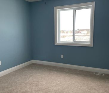 For Lease - 135 Woodberry Crescent, Woolwich, Ontario - Photo 4