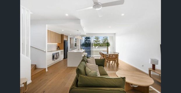 Burleigh 3 BR Villa Private Roof Terrace Arvia Villa Koala Park - Photo 1