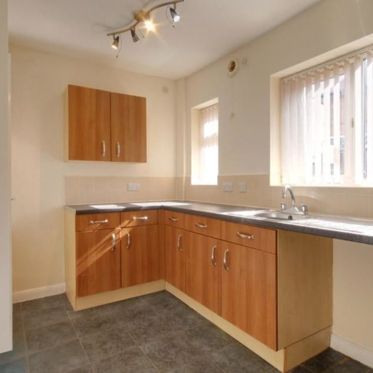 3 Bed End Terrace, Seaton Crescent, NG8 - Photo 1