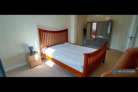 1 bedroom flat to rent - Photo 2
