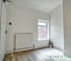 1 BEDROOM Room - Photo 4