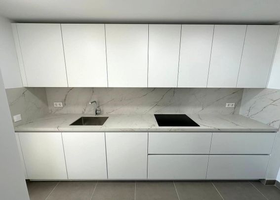 Atico en alquiler en Parque Central, Estepona - Photo 1