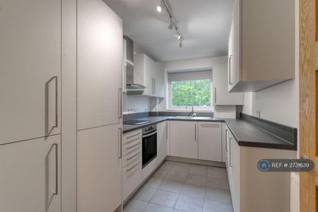 1 bedroom flat to rent - Photo 5